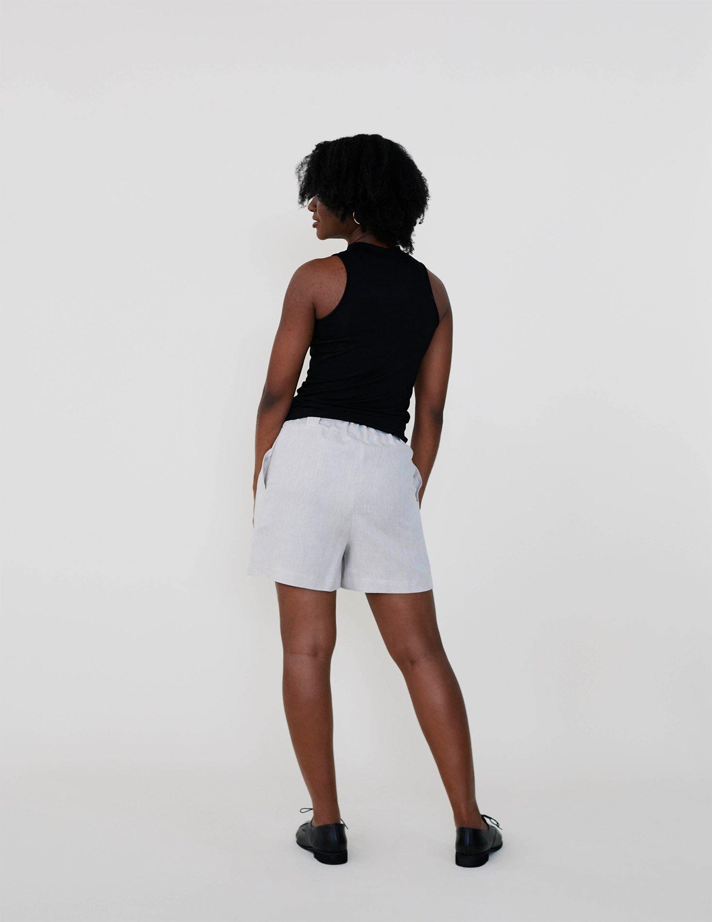 linen shorts - Natural back 